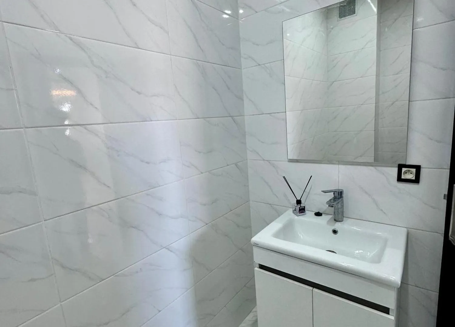 Rentsuite Spacious And Comfy 2 Bedroom 마라케시